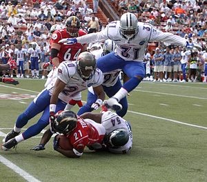 300px-2006_Pro_Bowl_tackle